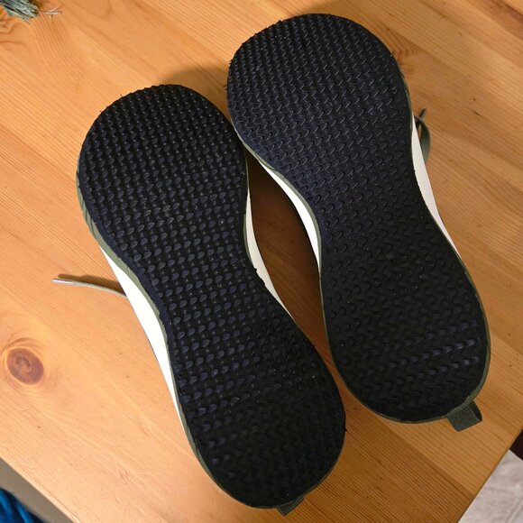 Alegria IN8 Olive Sneakers Like New - Picture 9 of 10